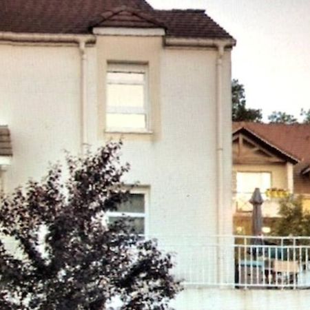 Апартаменты Joli Duplex Proche Disneyland Монтеврен Экстерьер фото
